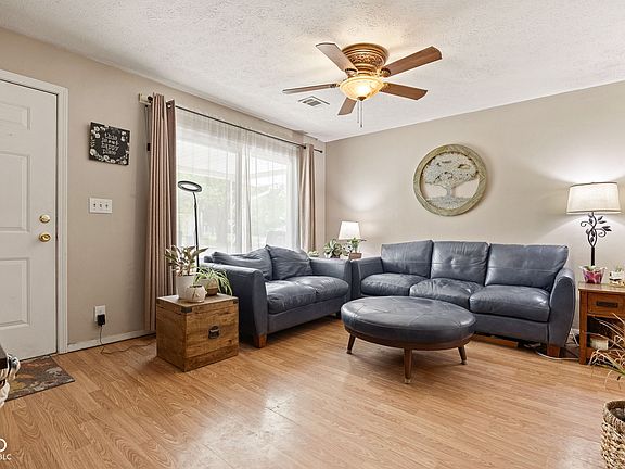 4th image of 3667 Beasley Dr