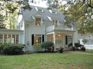 11 Mountain Rd, Farmington, CT 06032