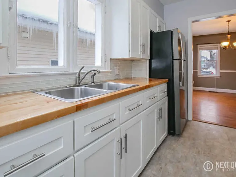 1319 Diamond Ave NE — Photo 8