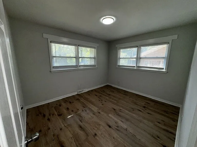 602 Camrose Dr — Photo 9
