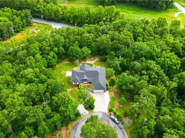 11 McManigal Ln, Bella Vista, AR 72715