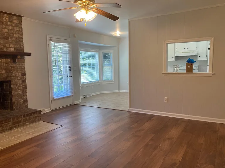 1133 Island View Dr — Photo 3