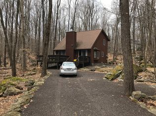 6 Pond Ct, Gouldsboro, PA 18424