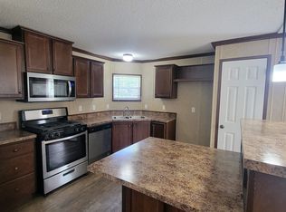 87 W Arizona St, Belleville, MI 48111