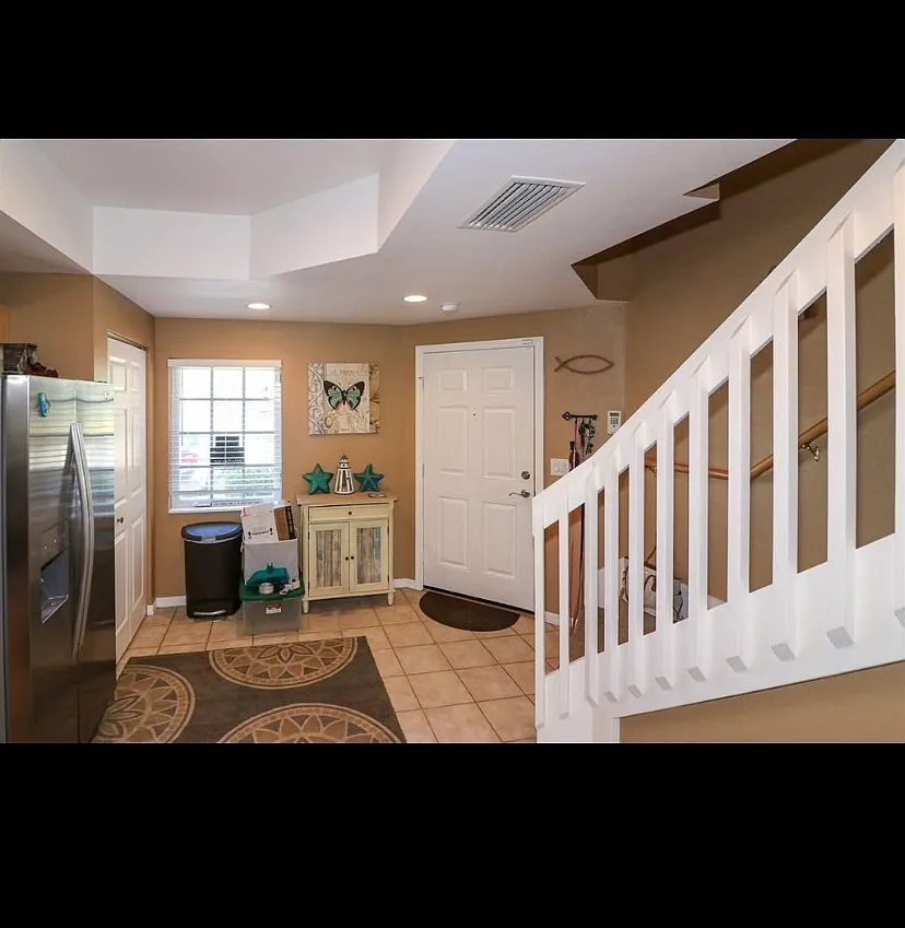 2 bed, 2.5 bath, 1179 sqft, $1,575 — Photo 2