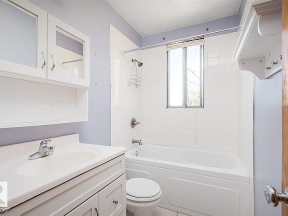 5th image of 11730 125th St NW