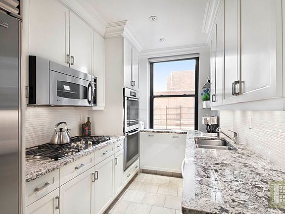 3rd image of 905 W End Ave #93