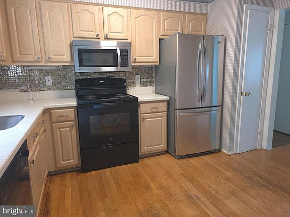 5th image of 3301 Heidi Ln