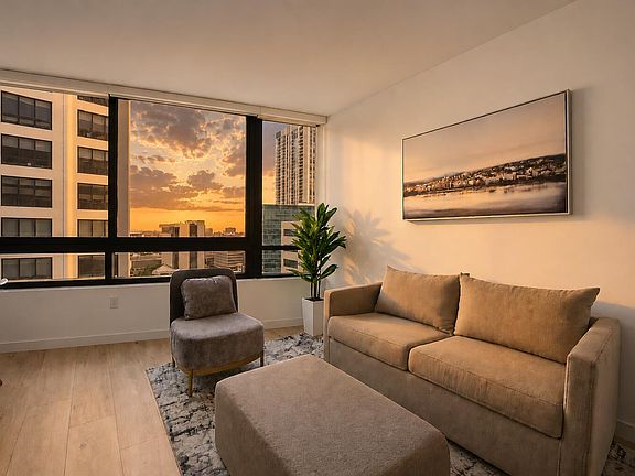 4th image of 225 N Miami Avenue #2002