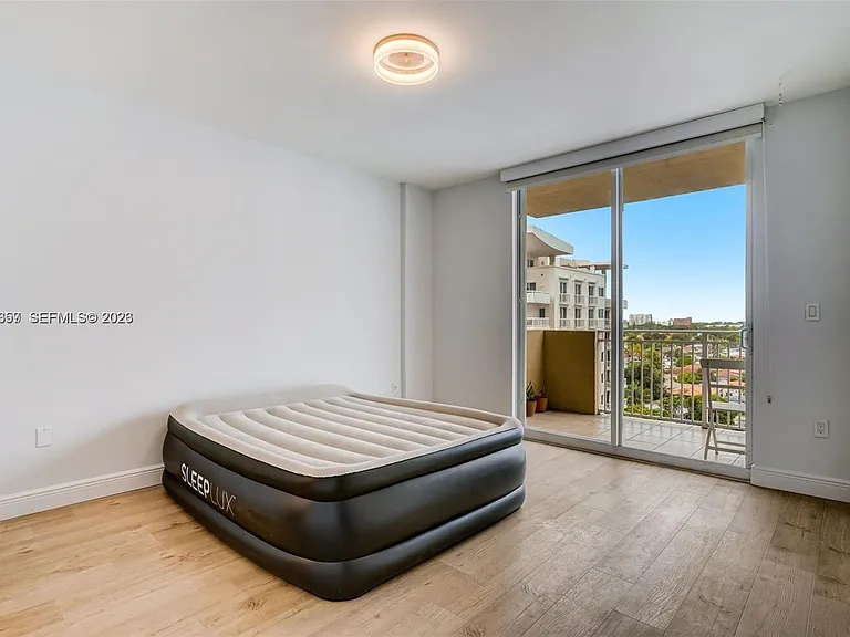 2425 SW 27th Ave #806 — Photo 21