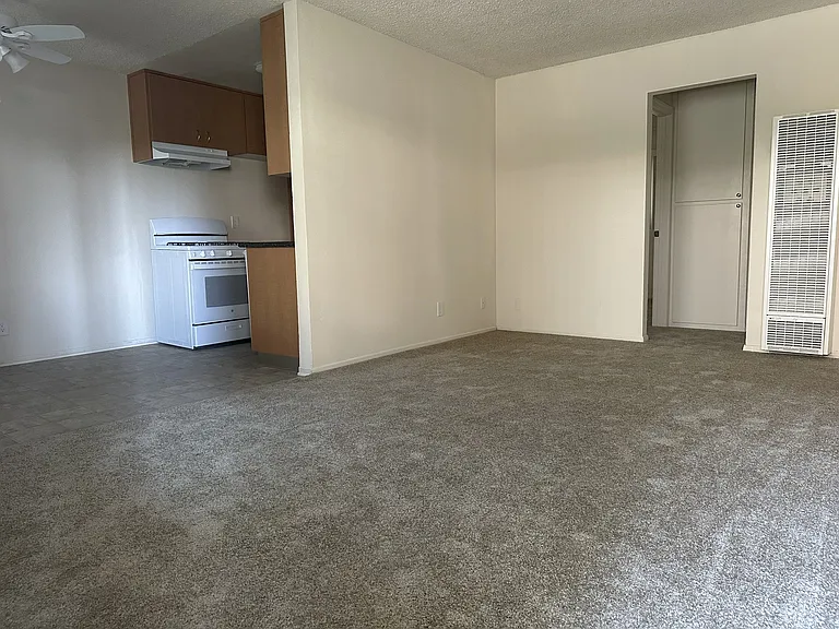 1181 E Hollyvale St — Photo 28