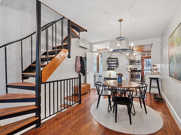 4th image of 1208 Saint James St