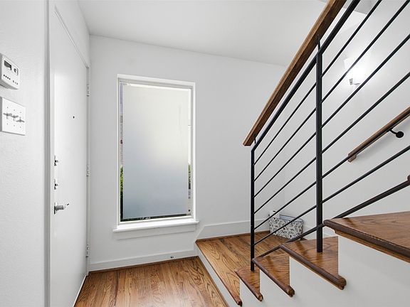 3rd image of 2335 Stutz Dr #52