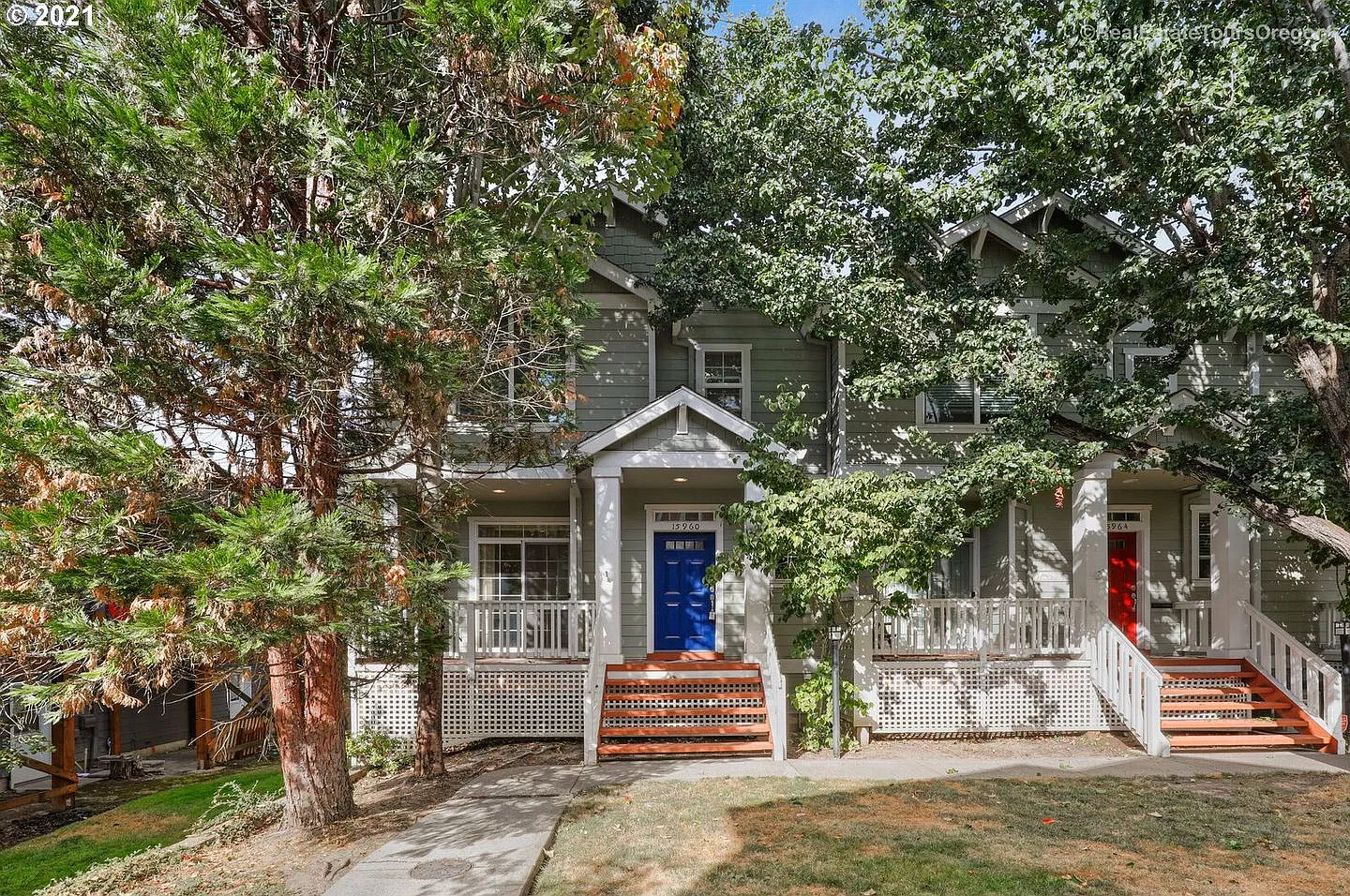 Stunning 3 Bedroom Merlo Station Townhouse in Beaverton — Photo 1