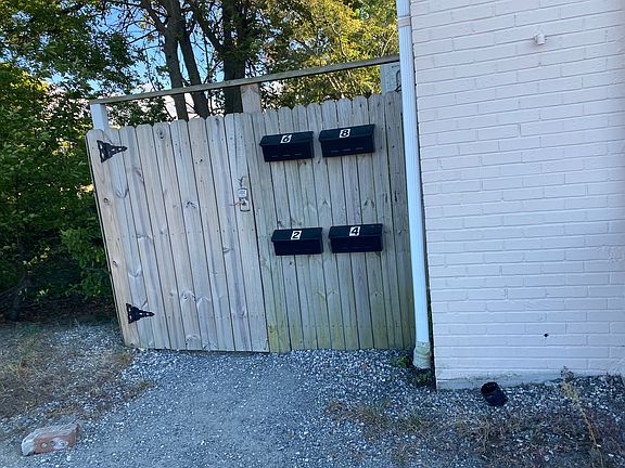 3rd image of 1435 Bayville St APT 4