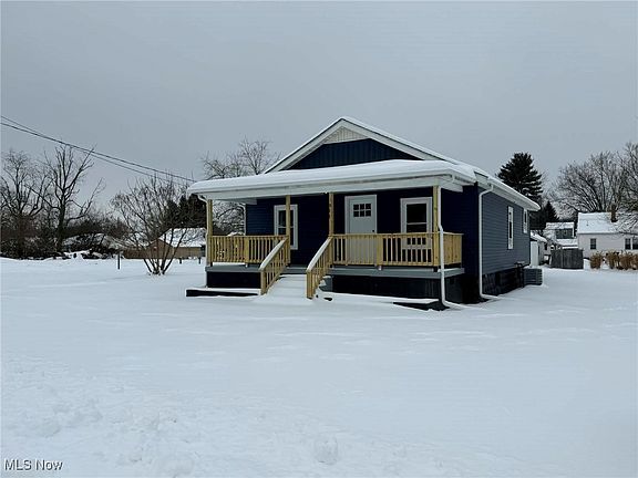 3rd image of 911 Merrick Ave
