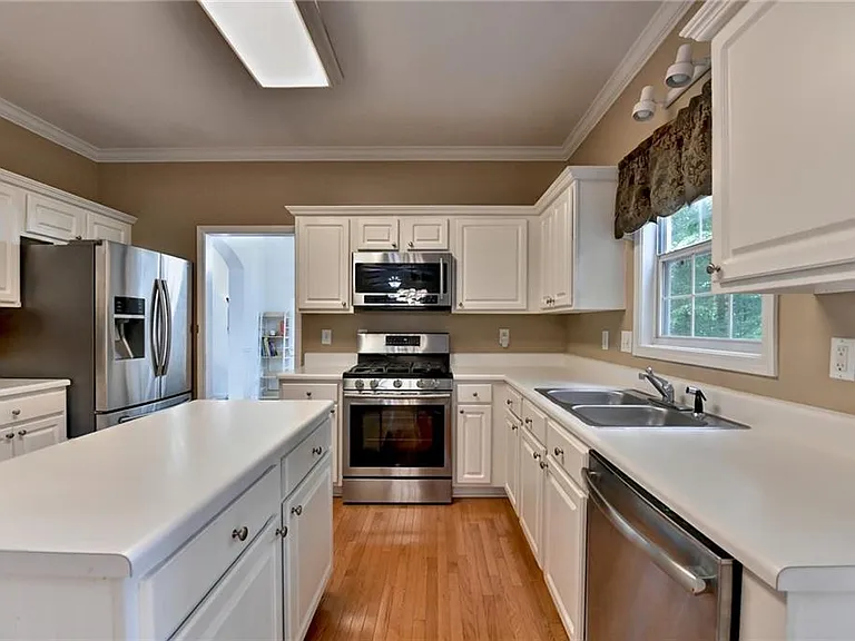 2172 Woodbriar Dr — Photo 16