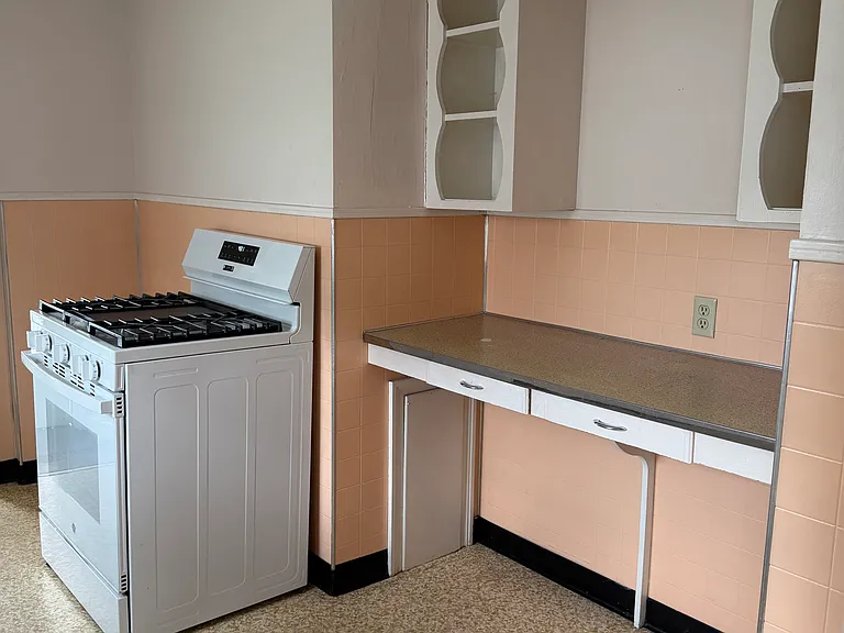 96 Bay St #1 — Photo 14