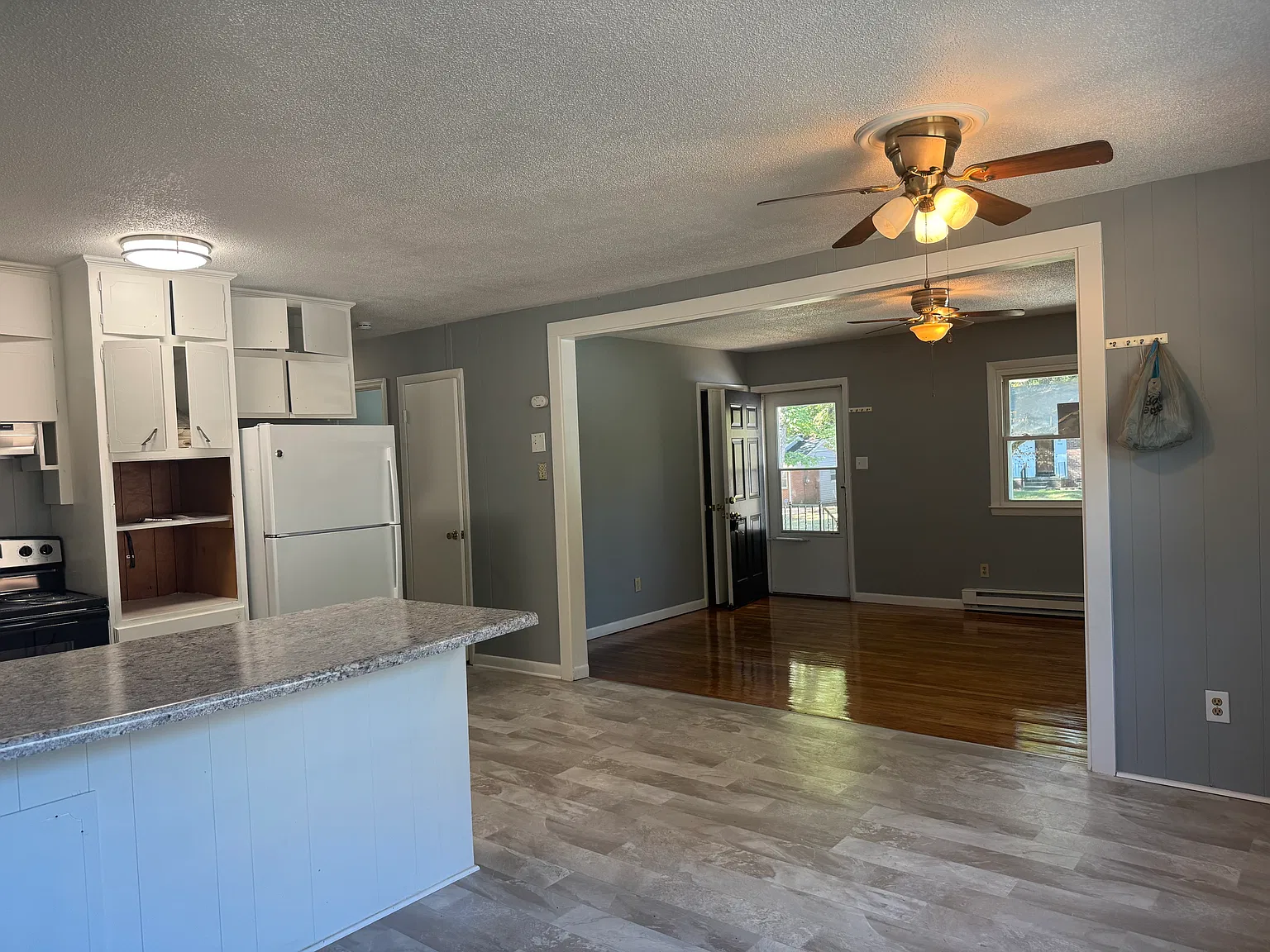 3 bed, 1365 sqft, $1,900 — Photo 4