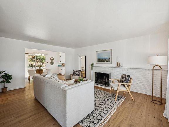 3rd image of 358 Blackstone Dr