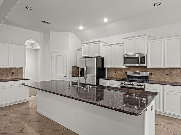 3rd image of 114 Kohen Ct