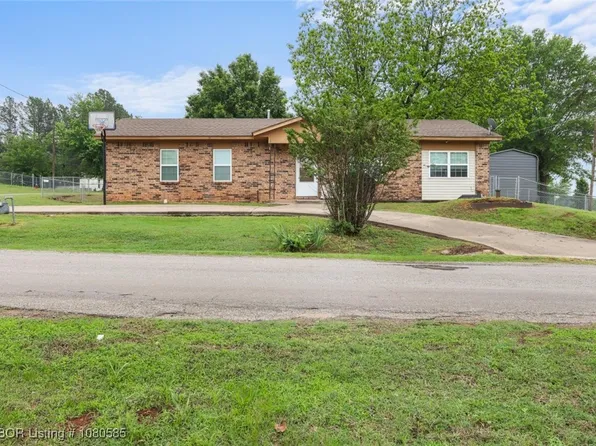 810 N Louisiana Ave, Bokoshe, OK 74930