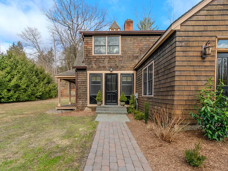 54 E Lake Stable Rd — Photo 5