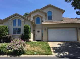 2426 Fallwater Ln, Carmichael, CA 95608