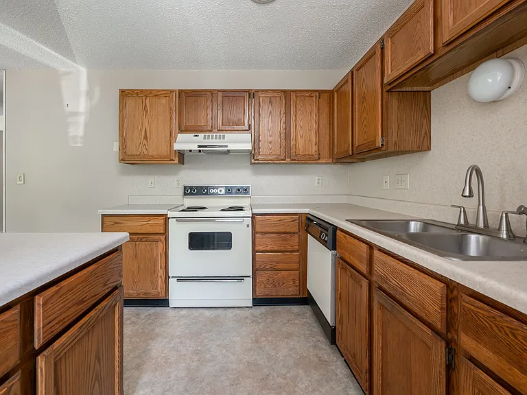 38 Morning Glory Dr #B — Photo 12