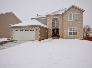 2048 Grovetown Dr, Bartlett, IL 60103