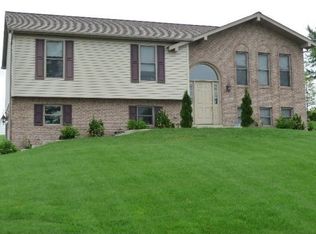 15 Mark Dr, Delmont, PA 15626