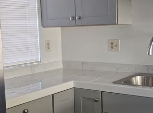 404 Lake St APT 4, Cloverdale, CA 95425