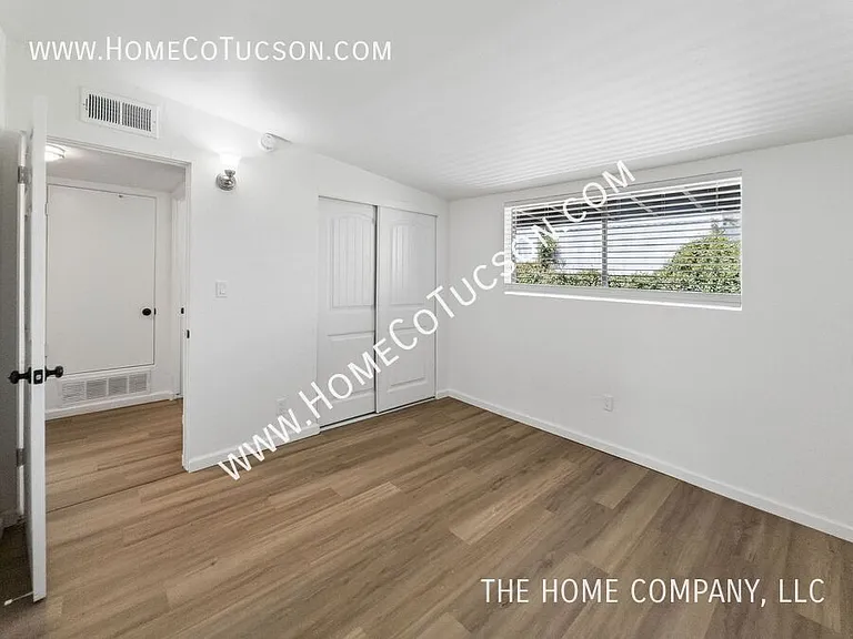 4537 E Fairmount St — Photo 14