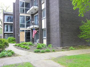 653 South Blvd APT 201S, Oak Park, IL 60302