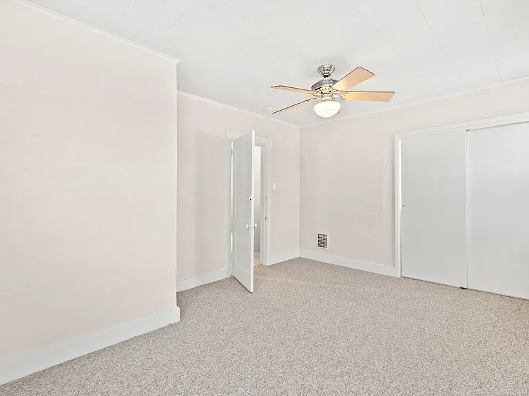 1627 Merchant St — Photo 5