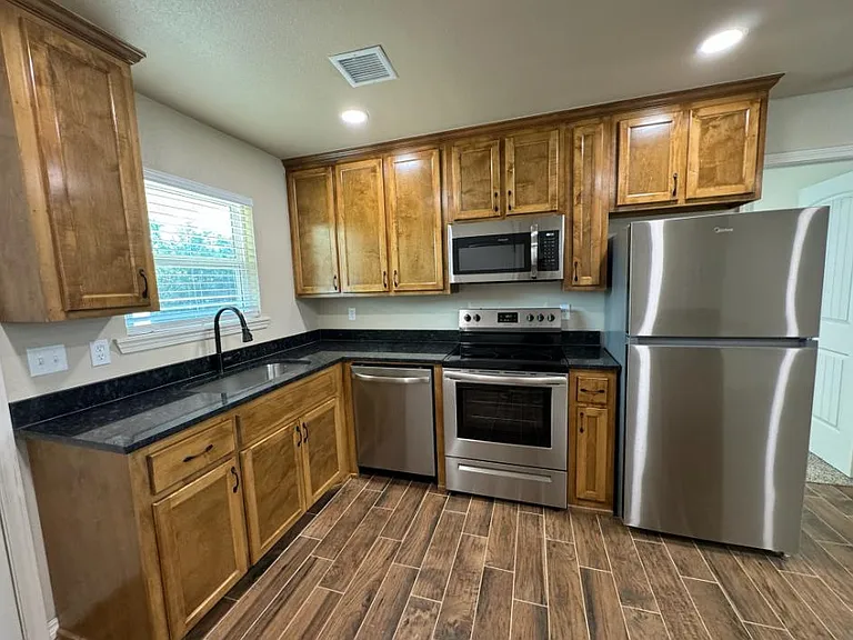 1550 N Heritage Ln — Photo 3