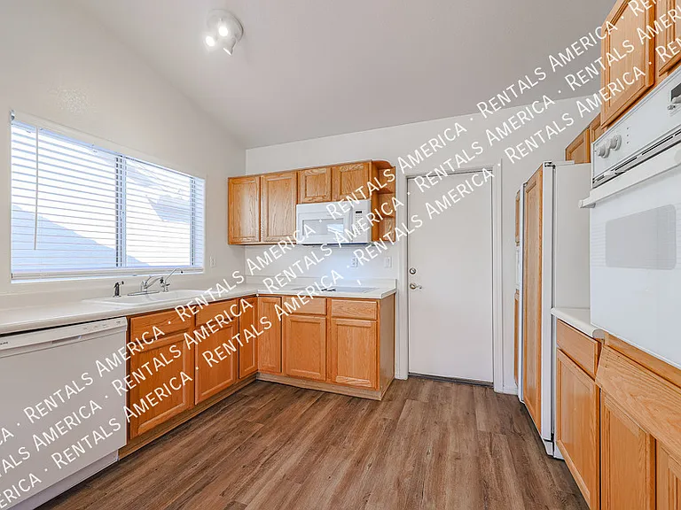 5351 W Saragosa St — Photo 11