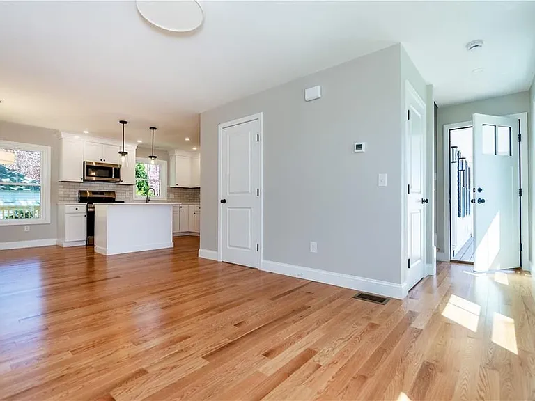 83 Cadora Ave — Photo 14
