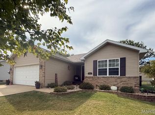 827 Sunset Dr, Vandalia, IL 62471