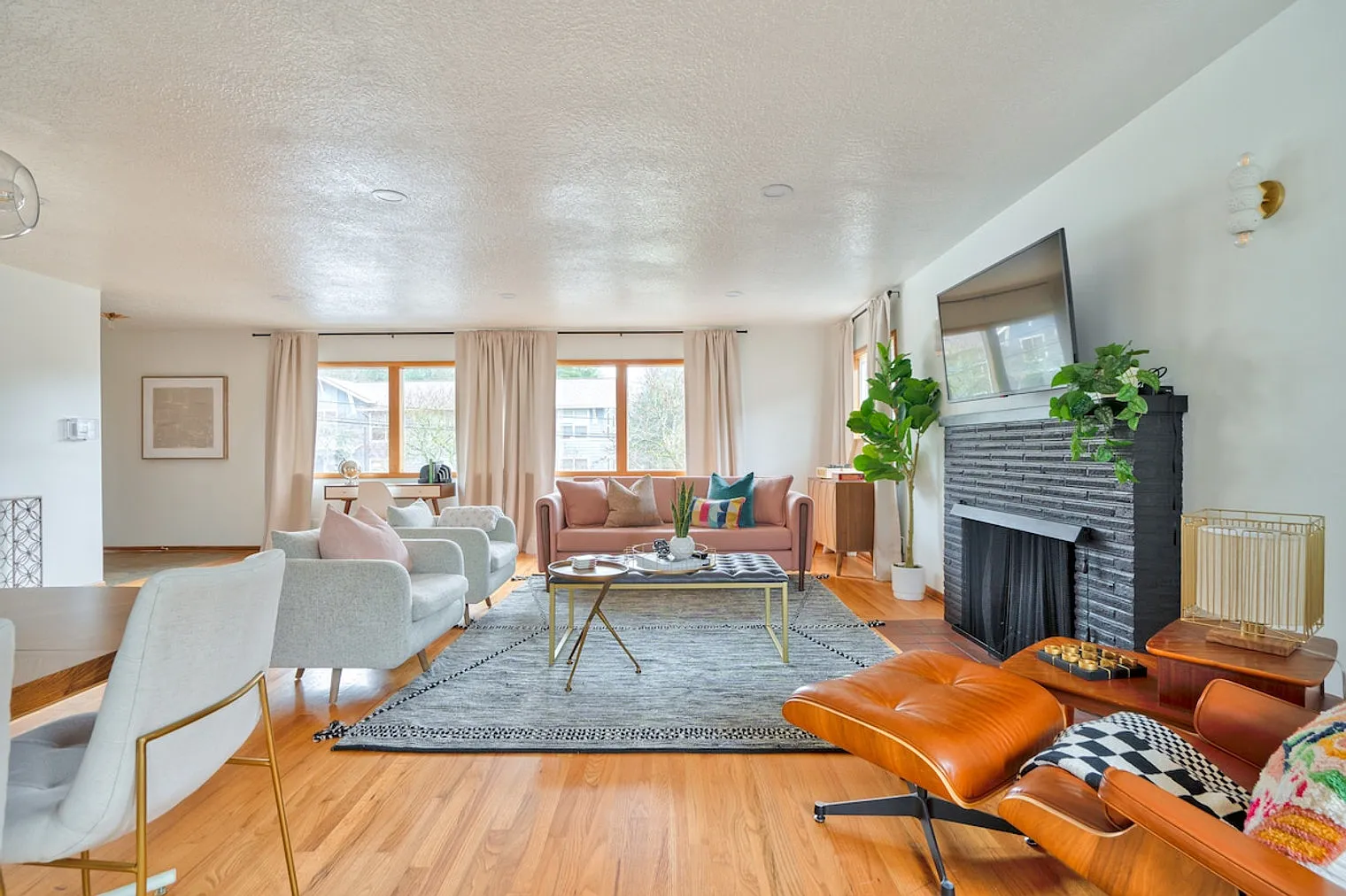 2 bed, 1.0 bath, $3,882 — Photo 1