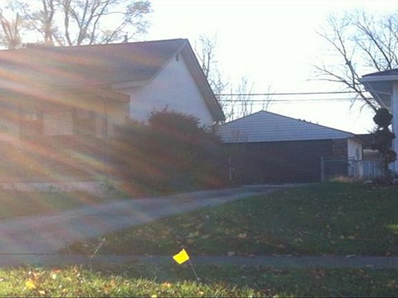 3rd image of 1429 Cardwell Sq S