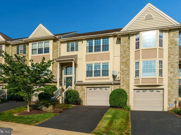 719 Skywalk Ln, Lancaster, PA 17601