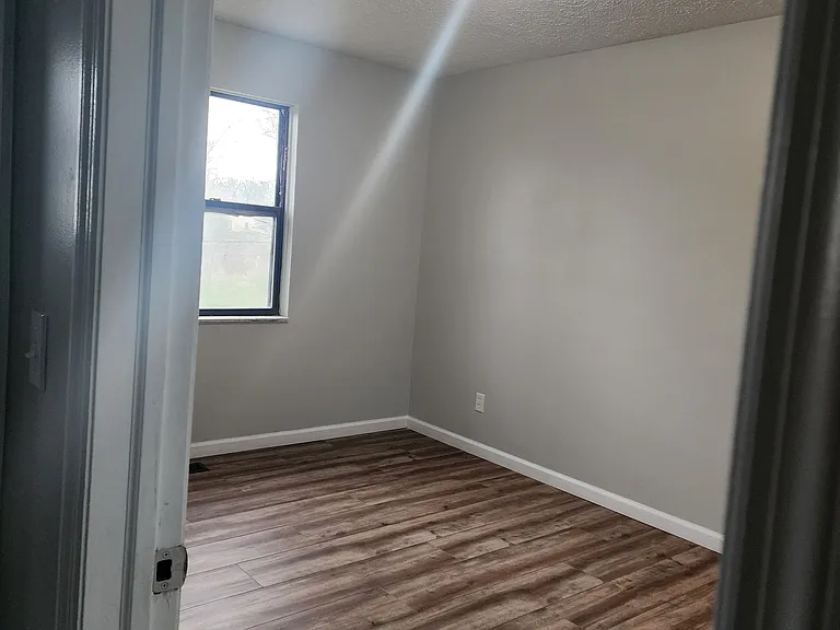 2283 Ayers Dr — Photo 6