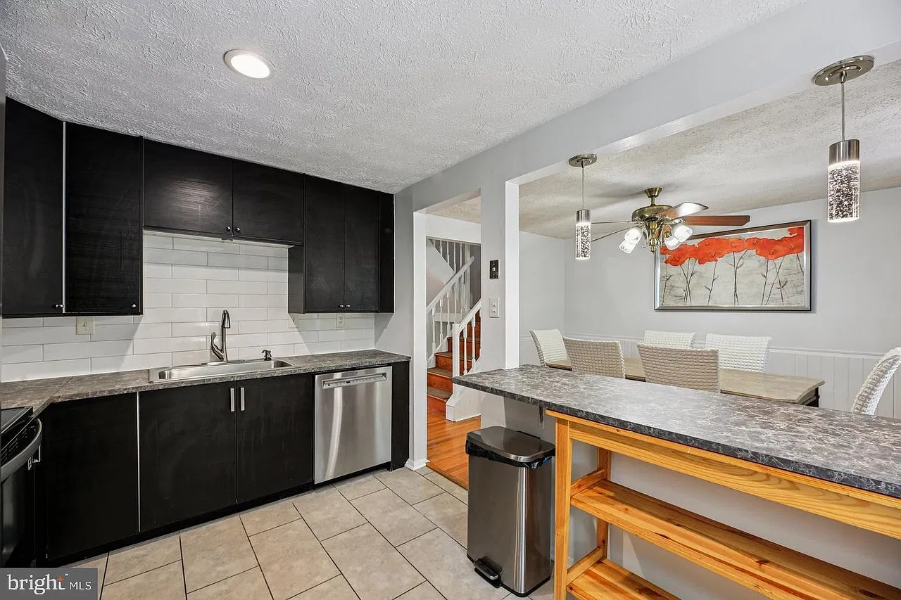 3 bed, 1620 sqft, $2,700 — Photo 4