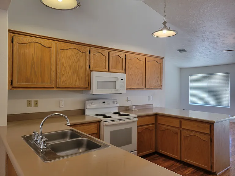 3072 Brenda Cir — Photo 20
