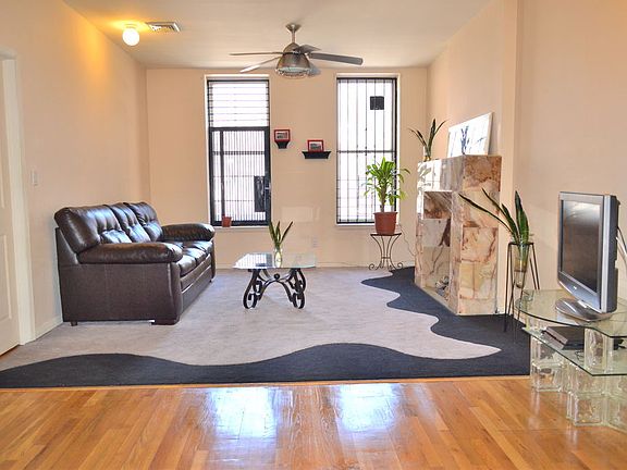 4th image of 32 W 132nd St #2
