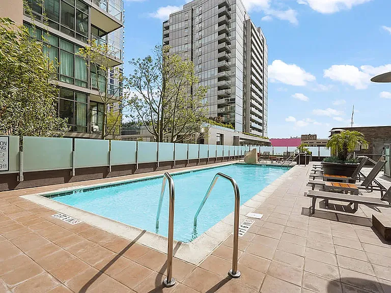 1111 S Grand Ave #1116 — Photo 35
