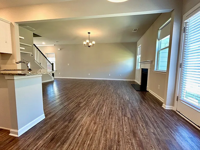 204 Aimes Dr — Photo 15