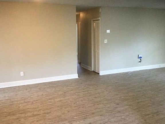 4th image of 7021 Conifer Dr