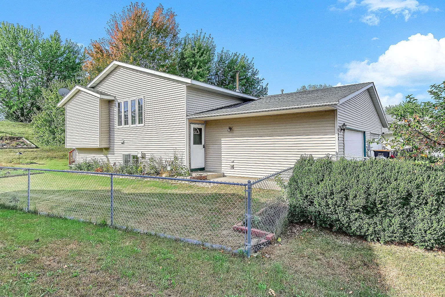 5 bed, 1538 sqft, $2,675 — Photo 1